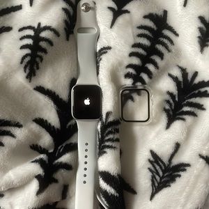 Apple watch series 4 perfect condition